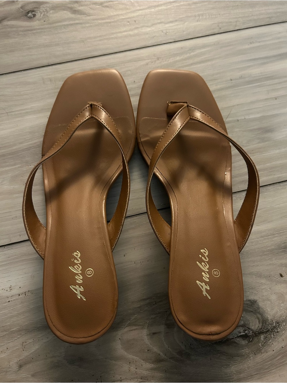 Ankis Brown Square Toe Kitten Heel Thong Sandals Women’s Size 8